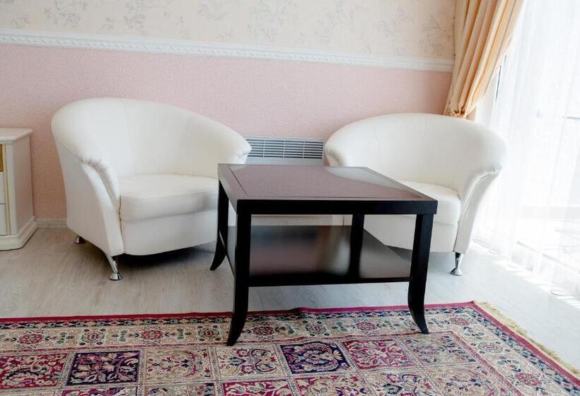 سوییت با چشمانداز دریا, Kolyada