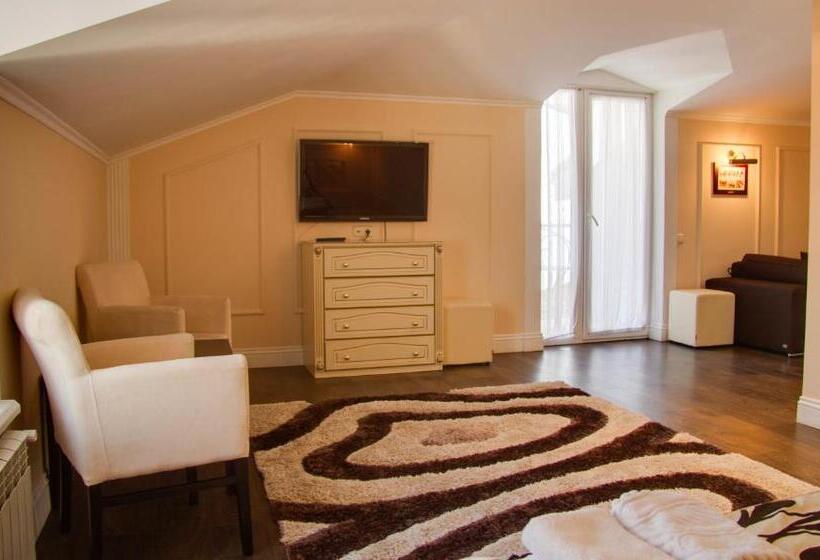 اتاق کلاس بیزنس, Kolyada