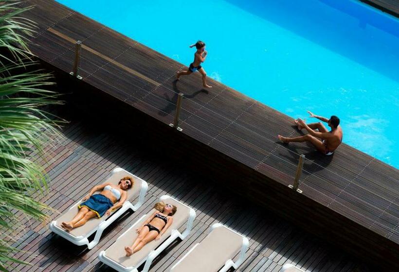 Lüks Üç Kişilik Oda, Lido Europa