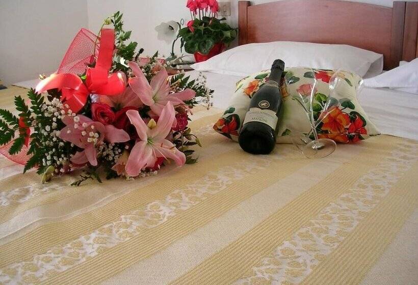 חדר סטנדרט לשלושה, Smeraldo