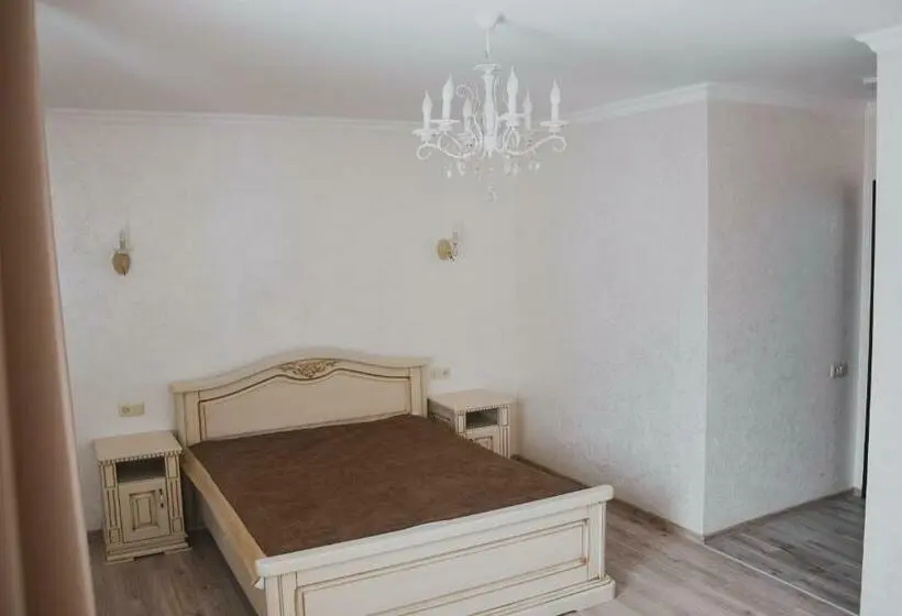 سوییت, Villa Leku Spa Resort
