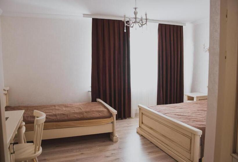 سوییت خانوادگی, Villa Leku Spa Resort