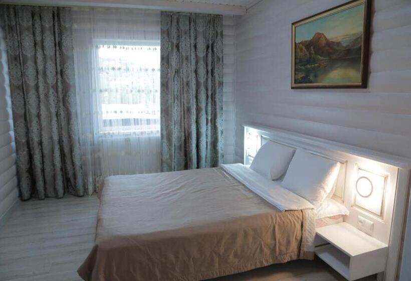 سوئیت جونیور با چشمانداز کوهستان, Villa Leku Spa Resort