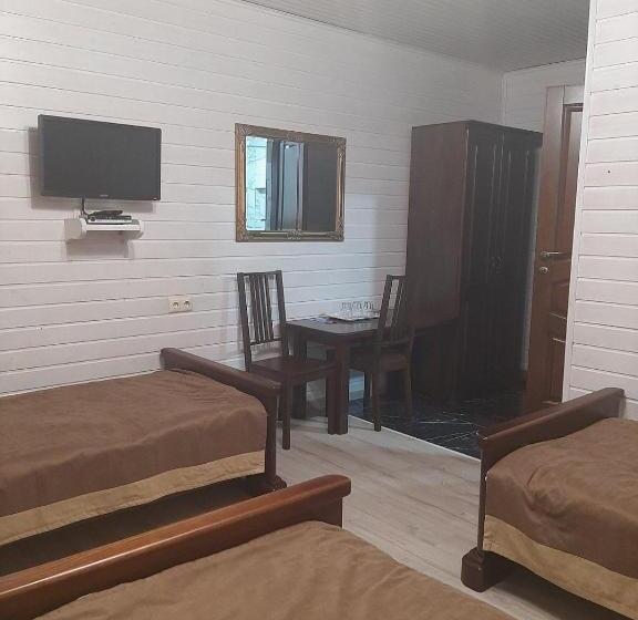 اتاق استاندارد سه نفره, Villa Leku Spa Resort