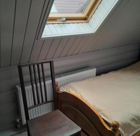 Habitaci�n Est�ndar Abuhardillada, Villa Leku Spa Resort