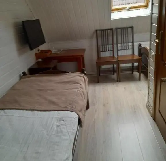 Habitaci�n Est�ndar Abuhardillada, Villa Leku Spa Resort