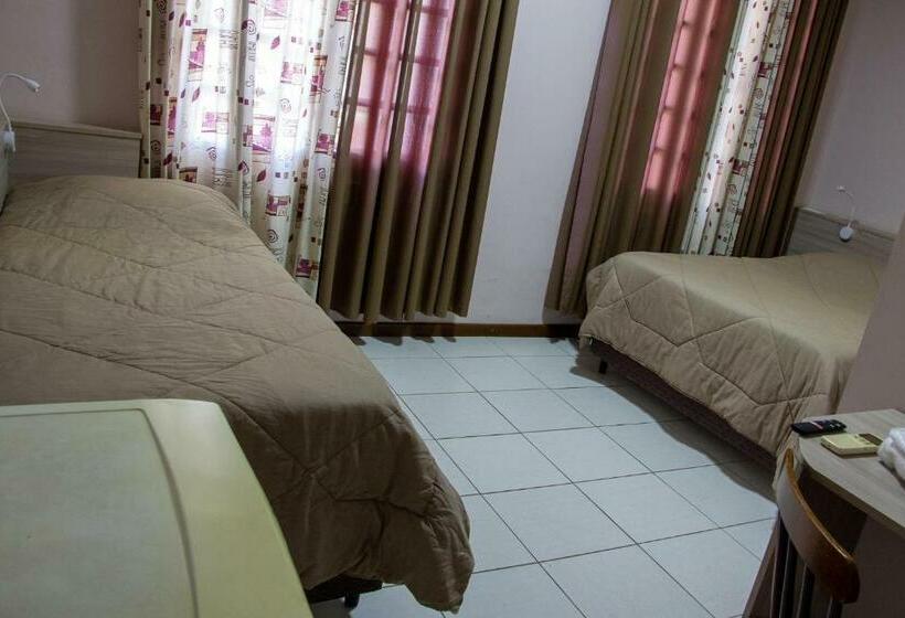 デラックストリプルルーム, Villa Souza Ltda