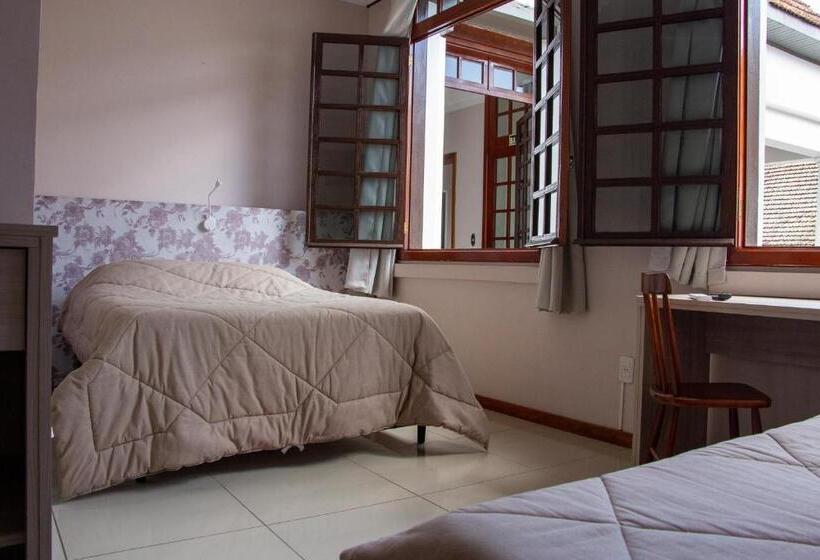 デラックストリプルルーム, Villa Souza Ltda