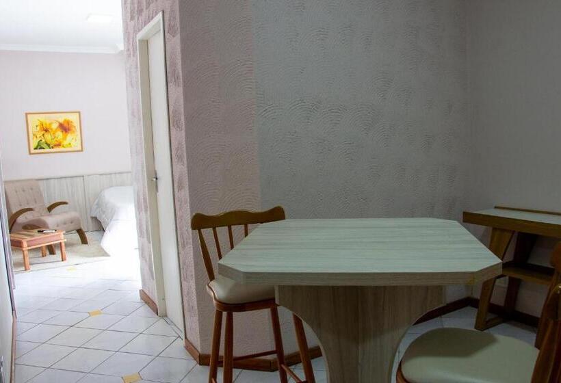 デラックススイート, Villa Souza Ltda