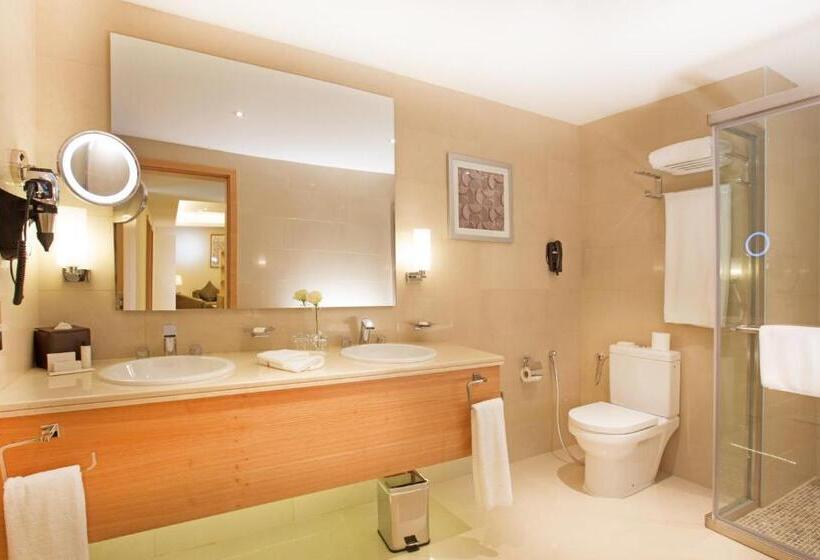 اتاق لوکس با تخت بزرگ, Millennium Kurdistan Hotel & Spa