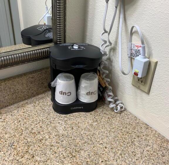 غرفة قياسية, Blackwater Inn