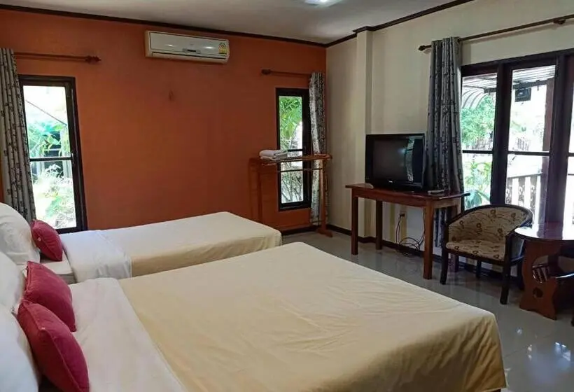 سوییت, Saithong Resort