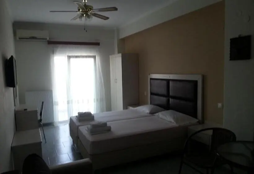 Chambre Supérieure, Alexandros