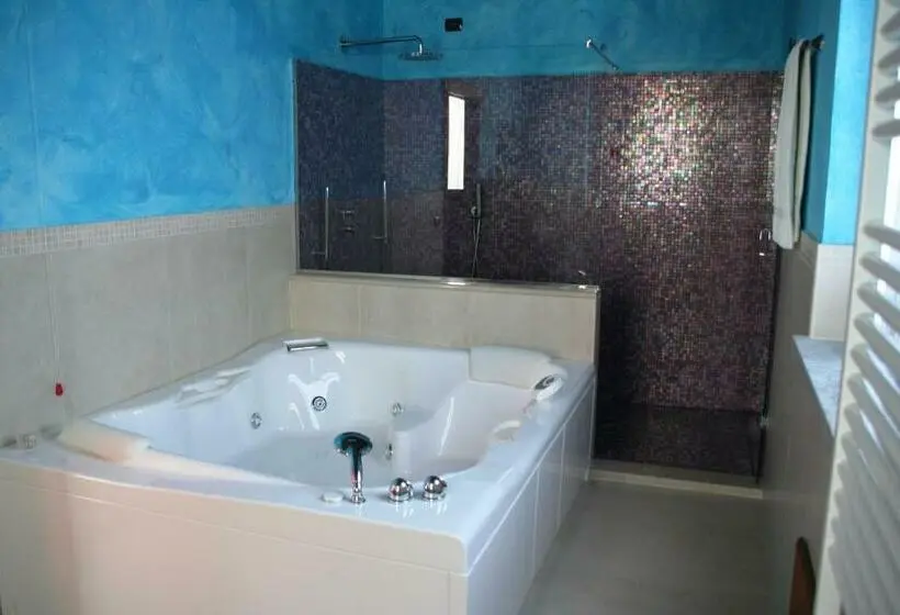 ハイドロマッサージバス付きスイート, Agriturismo Cascina La Palazzina