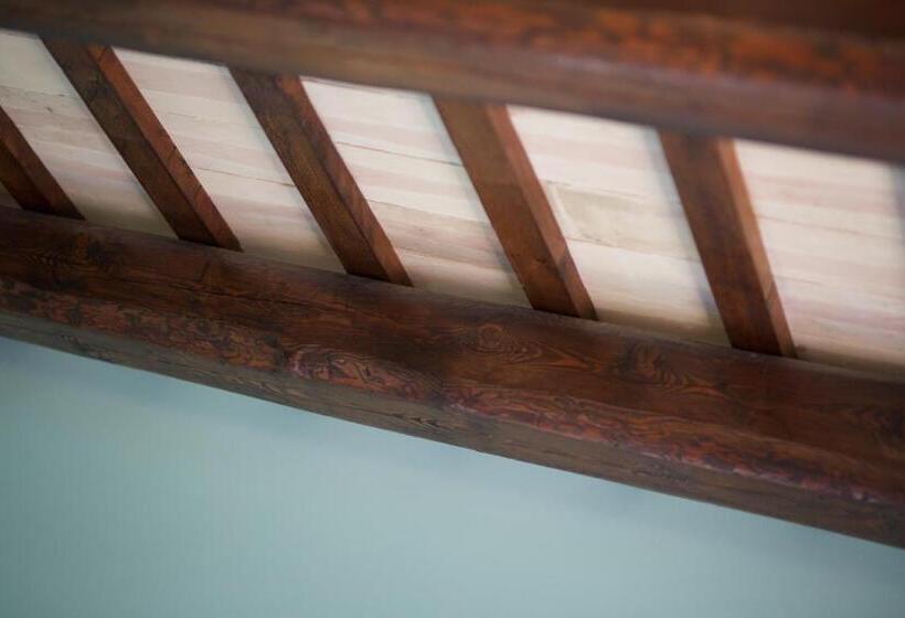 غرفة قياسية ثلاثية, Relais Piano Valle