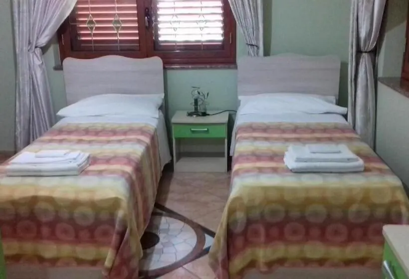Standard-invahuone, Villa Manno