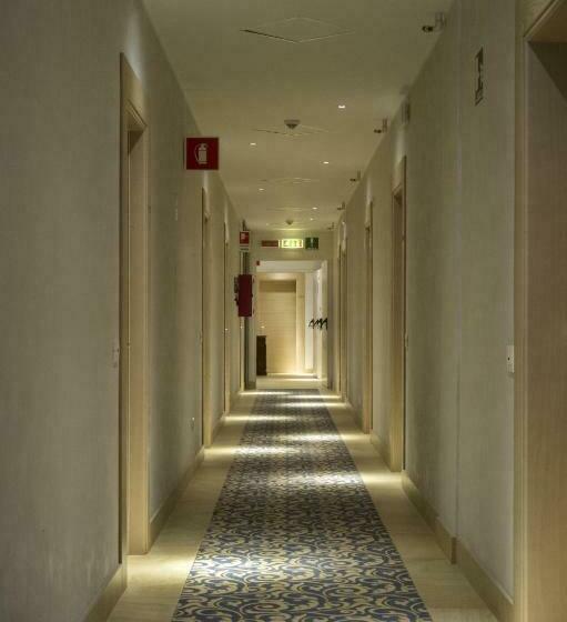 חדר סטנדרט יחיד עם מרפסת, Hollywoods