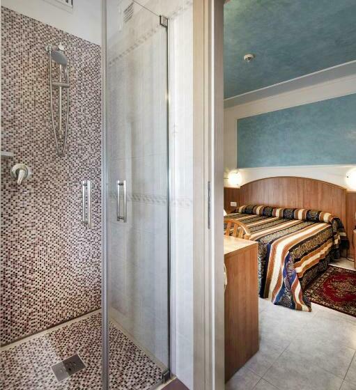 חדר סטנדרט יחיד עם מרפסת, Hollywoods