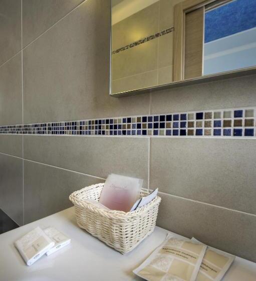 חדר לארבעה סטנדרטי עם מרפסת, Hollywoods