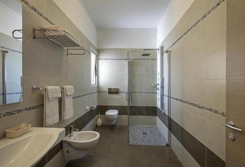 Quarto Quádruplo Deluxe, Hollywoods
