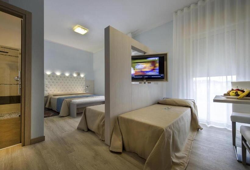 חדר דלוקס לארבעה, Hollywoods