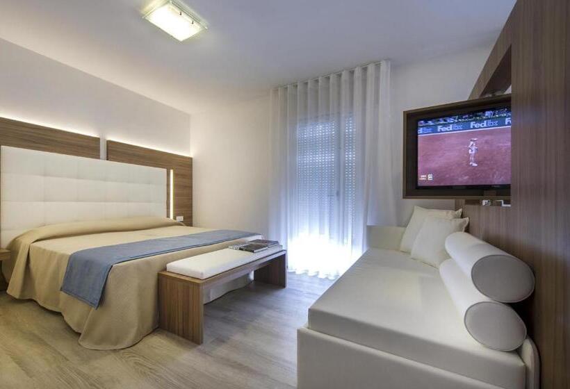 סוויטת ג'וניור סופריור, Hollywoods