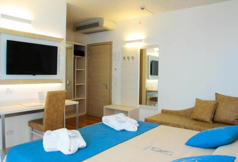 סוויטת ג'וניור סופריור, Hollywoods