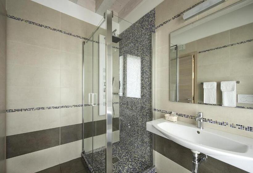 חדר סטנדרט נוף לים, Hollywoods