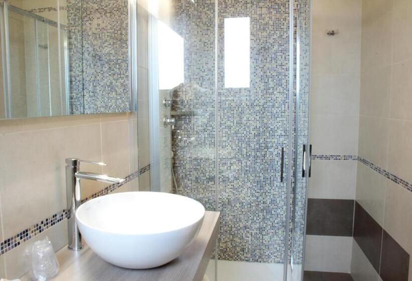 חדר סטנדרט נוף לים, Hollywoods