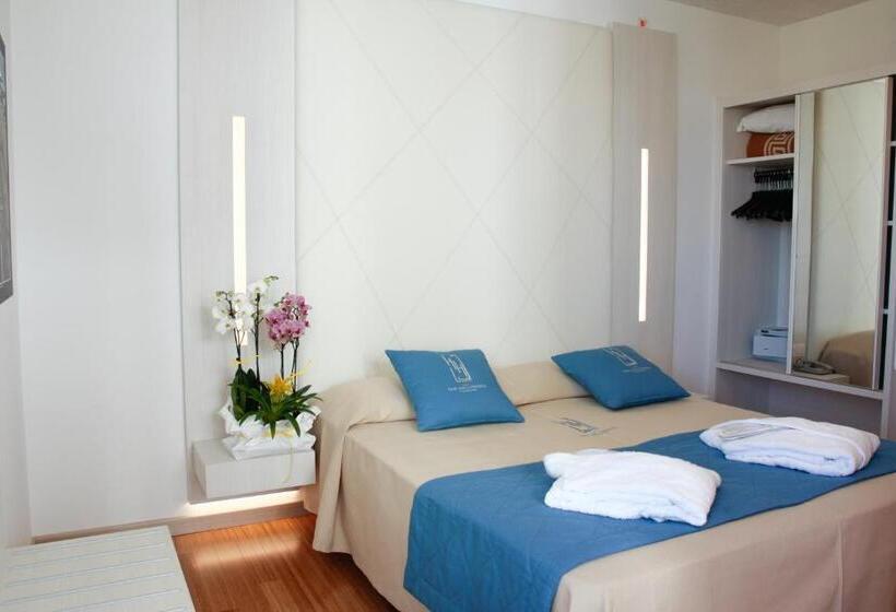 חדר סטנדרט נוף לים, Hollywoods