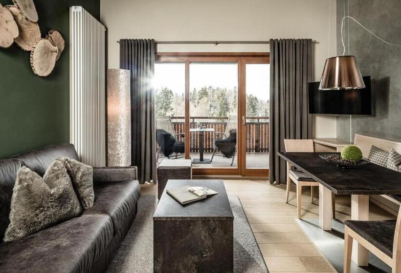 小型豪华套房, Josef Mountain Resort