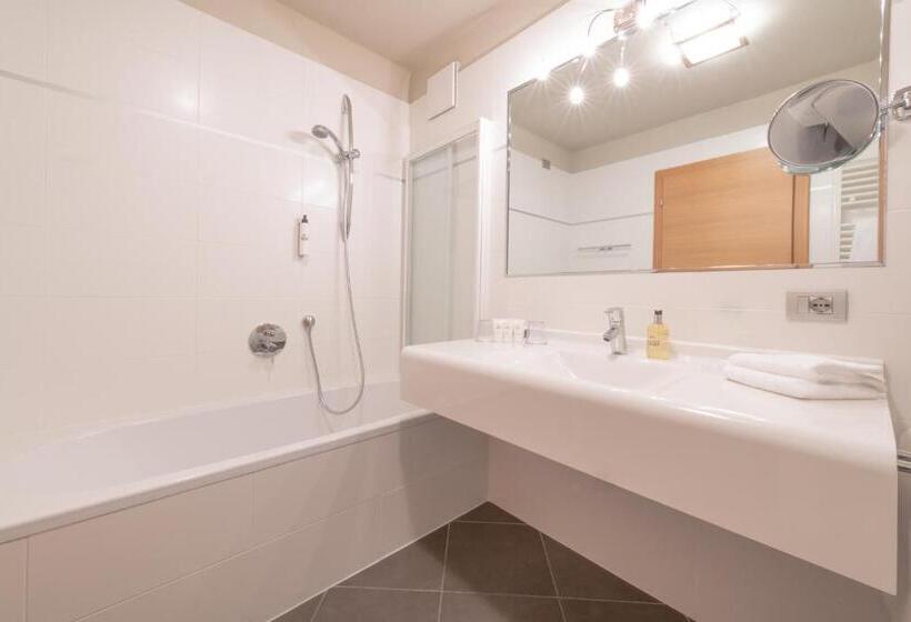 小型套房带阳台, Josef Mountain Resort