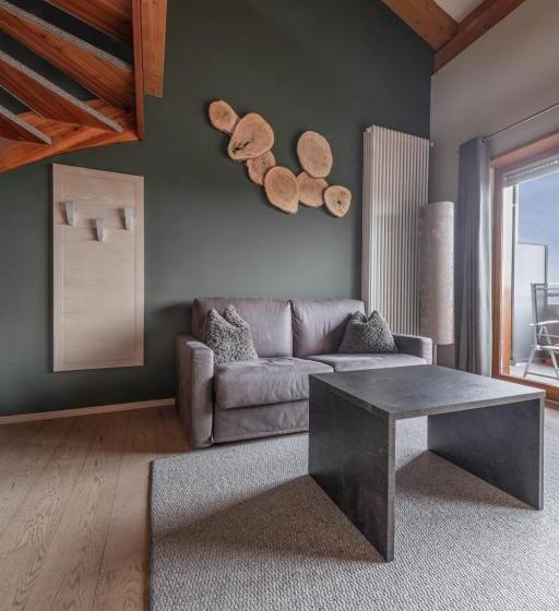 小型豪华套房, Josef Mountain Resort