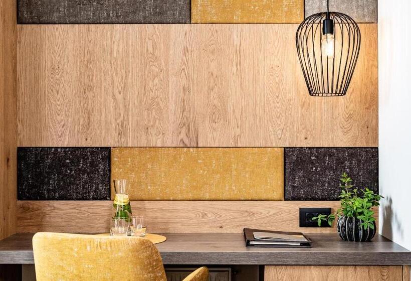 Номер Стандарт Вид на Горы, Krause