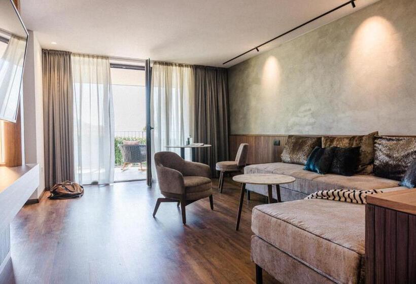 デラックススイート, Paradies