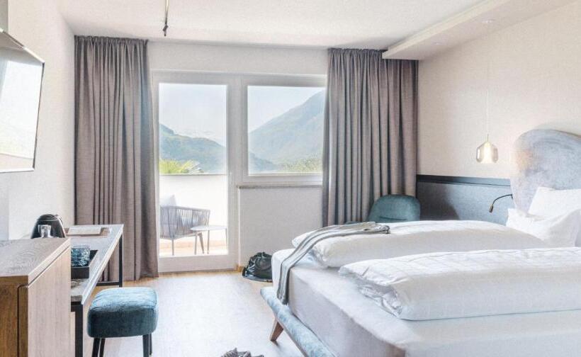 Номер Superior, Paradies