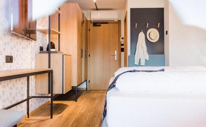 マウンテンビュースタンダードルーム, Paradies