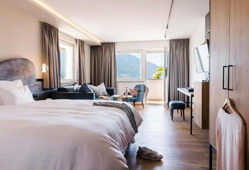 Juniorsviitti, Paradies