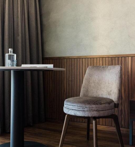 ペントハウススイート, Paradies