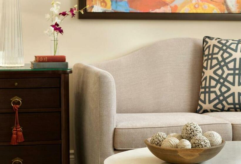 带大床的标准间, Reikart House Buffalo, A Tribute Portfolio