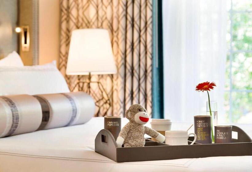 标准间, Reikart House Buffalo, A Tribute Portfolio