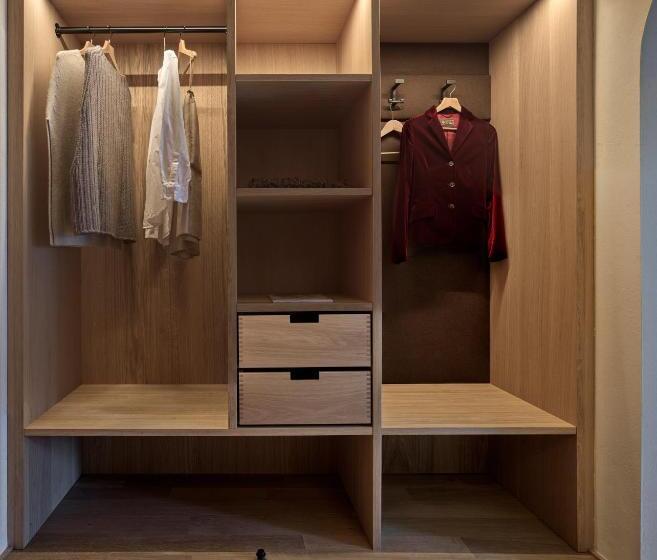 غرفة قياسية, Schwarzwand