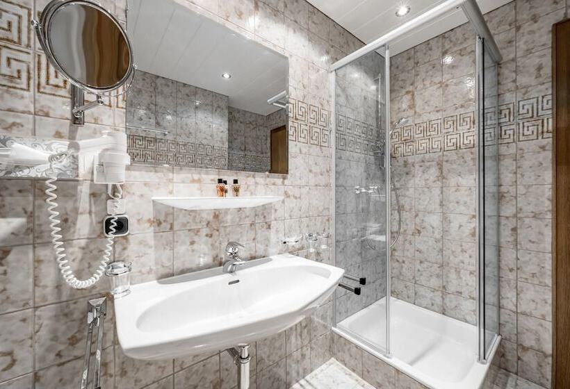 غرفة قياسية, Schwarzwand