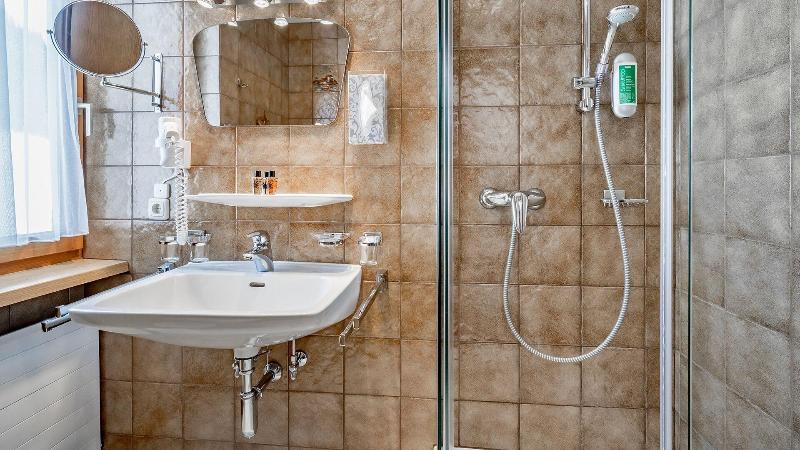 غرفة قياسية فردية, Schwarzwand