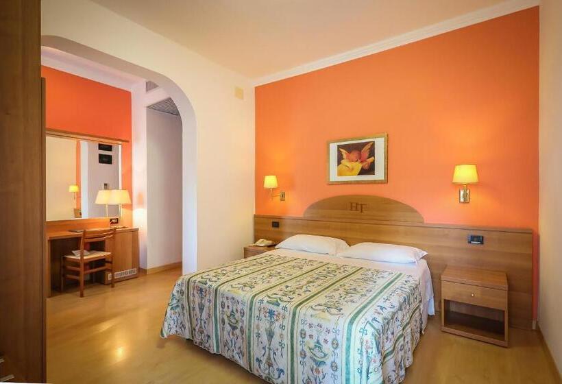 اتاق استاندارد, Tritone