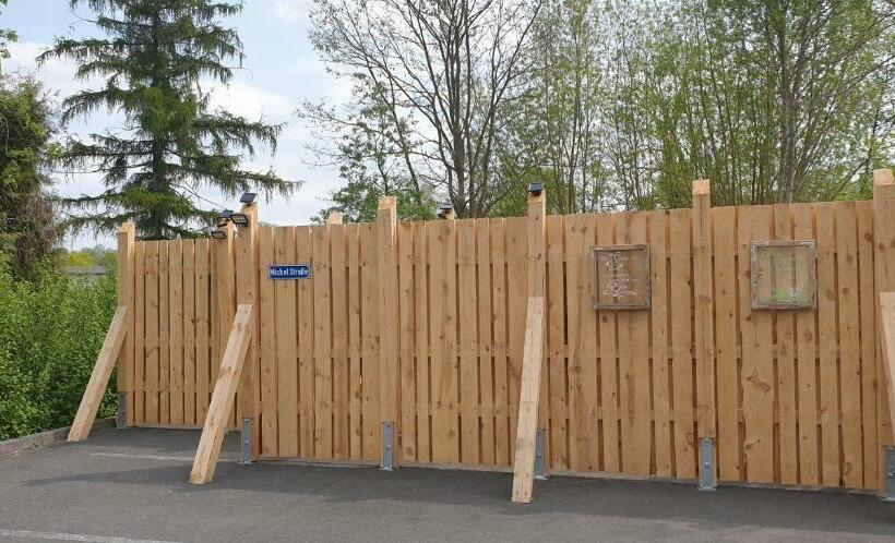 غرفة قياسية حمام مشترك, Mini Hotel übernachten Im Gurkenfass