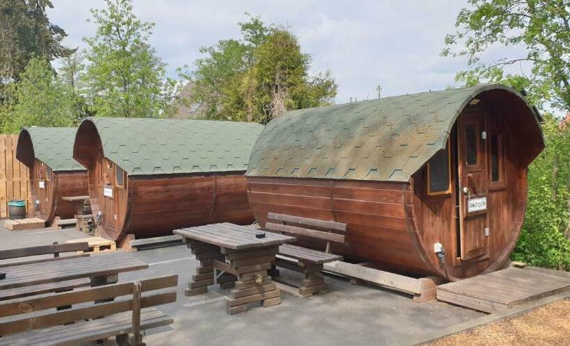 غرفة قياسية حمام مشترك, Mini Hotel übernachten Im Gurkenfass