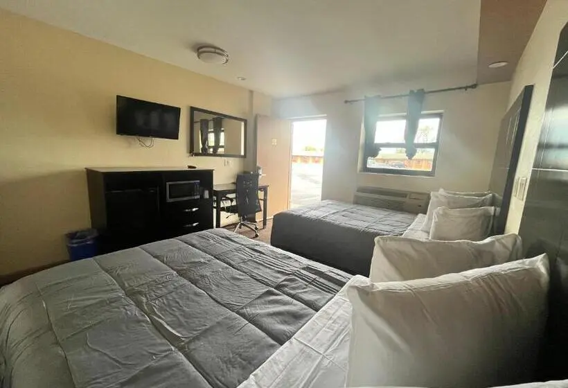 デラックススイート, Circle Motor Lodge