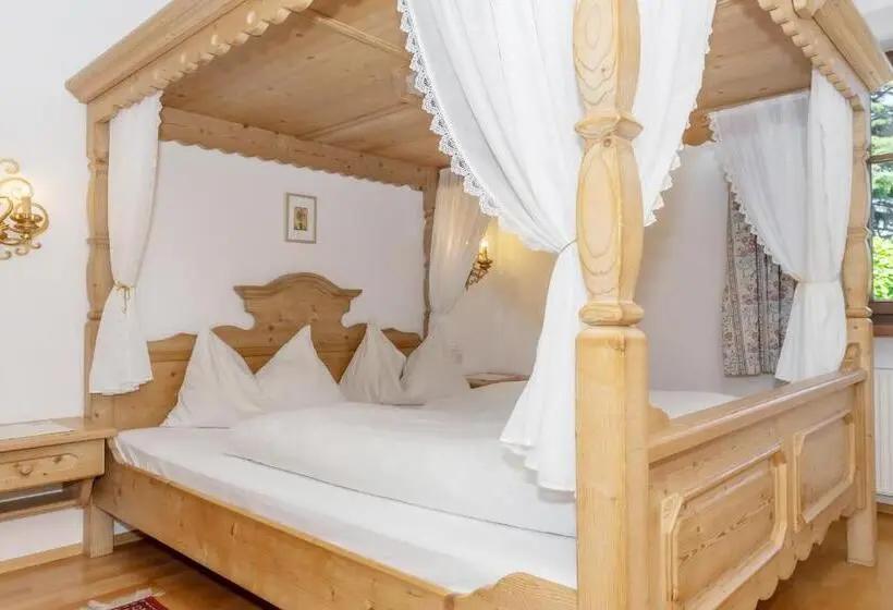 1 Bedroom Apartment with Balcony, Appartements Eppanerhof