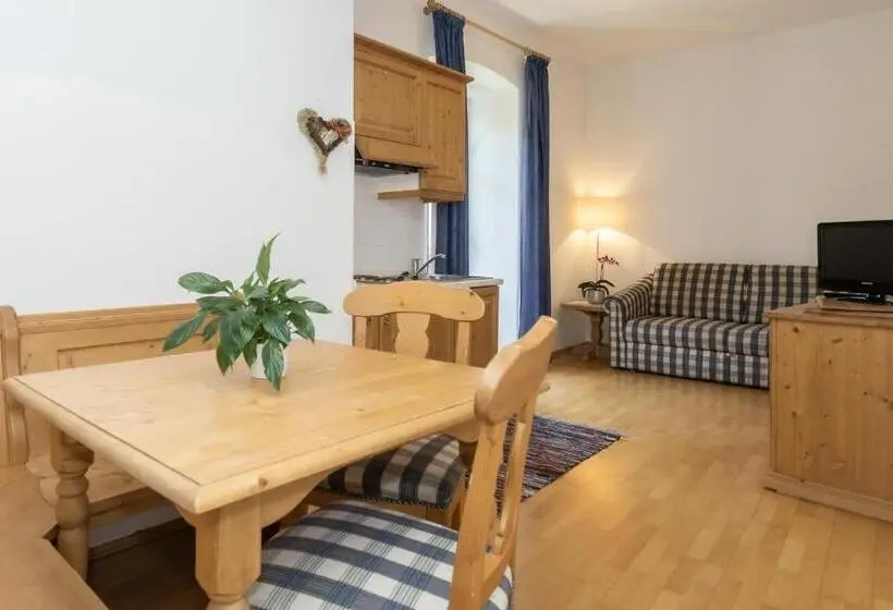 1 Bedroom Apartment with Balcony, Appartements Eppanerhof